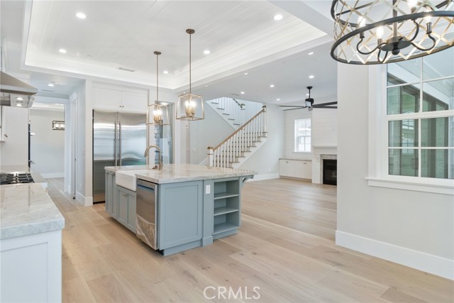 617 36th Street, Manhattan Beach, California 90266, 6 Bedrooms Bedrooms, ,6 BathroomsBathrooms,Residential,Sold,36th,SB22005152