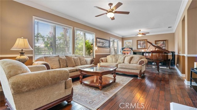 Image 22 of 65 For 13726 Kiwi Avenue