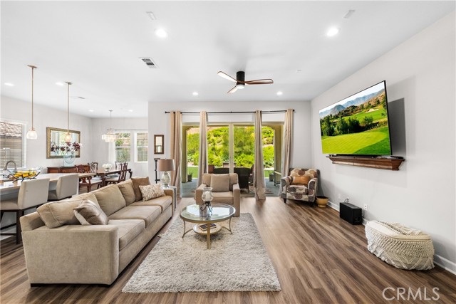 24184 Crestley Drive, Corona CA: https://media.crmls.org/medias/533029ed-caba-4a9e-8bc5-522c29bf6ea1.jpg