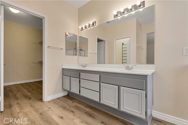 Detail Gallery Image 17 of 34 For 13261 via Del Lago, Victorville,  CA 92392 - 5 Beds | 3 Baths