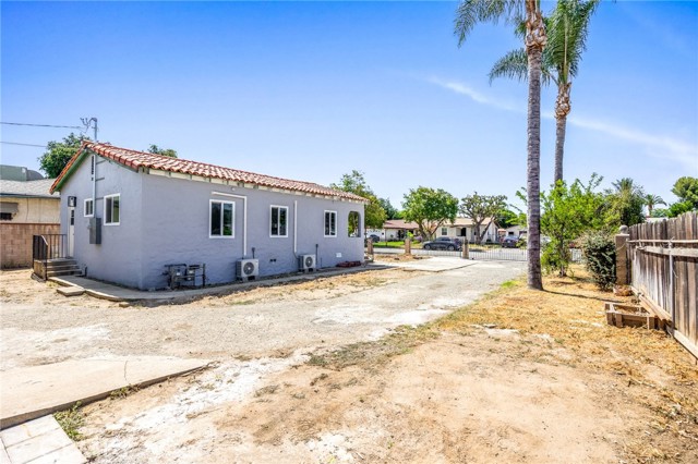 1163 W 3rd Street, Pomona CA: https://media.crmls.org/medias/53307092-ceb0-4c14-9dc9-31ef606dddf6.jpg