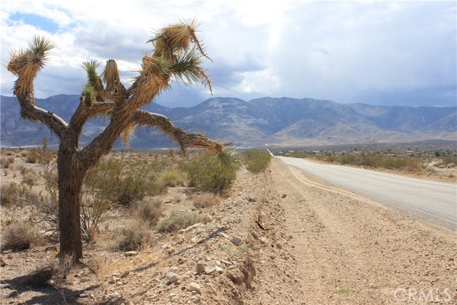 769 Meridian Road, Lucerne Valley CA: https://media.crmls.org/medias/53309170-b233-4661-a47b-5018c903052e.jpg