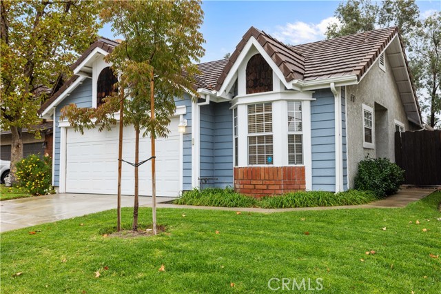 26938 Terri Drive, Canyon Country CA: https://media.crmls.org/medias/53319682-5093-4d4a-8525-452df2b1eacf.jpg