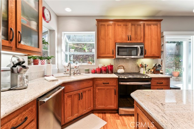 Detail Gallery Image 11 of 35 For 2313 Spring Oak, Running Springs,  CA 92382 - 3 Beds | 2/1 Baths