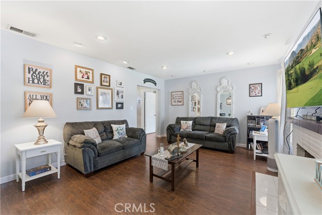 Detail Gallery Image 8 of 49 For 855 N 3rd, Upland,  CA 91786 - 3 Beds | 2 Baths