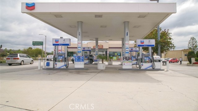 250 Atlantic Boulevard, East Los Angeles CA: https://media.crmls.org/medias/53323cbf-ddf6-4cbe-9c0d-826ef4c824cc.jpg