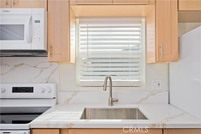 Detail Gallery Image 10 of 15 For 17416 Los Alimos St, Granada Hills,  CA 91344 - 1 Beds | 1 Baths