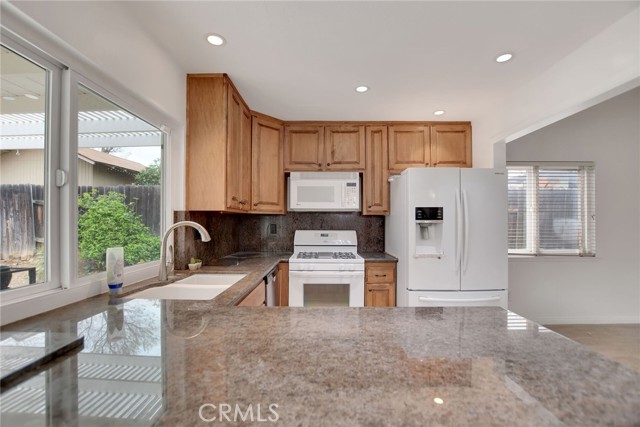 Detail Gallery Image 14 of 30 For 265 W Campus View Dr, Riverside,  CA 92507 - 4 Beds | 2 Baths