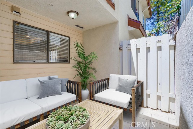 Detail Gallery Image 32 of 43 For 536 E Magnolia Bld #105,  Burbank,  CA 91501 - 3 Beds | 2/1 Baths