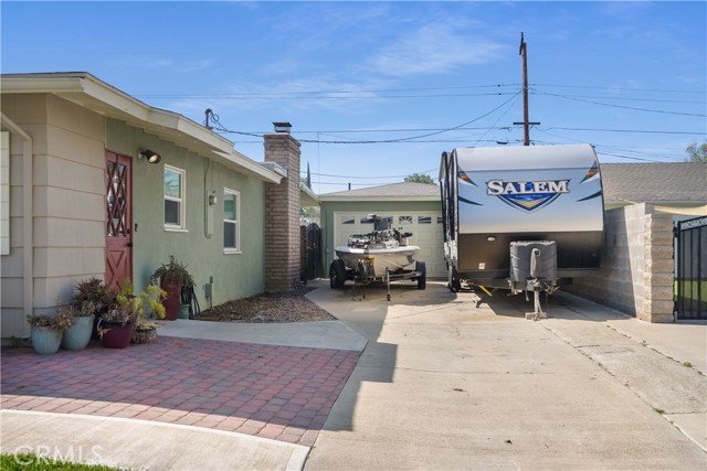 Garage/driveway