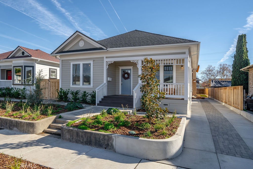 1137 Peach Street