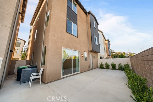 Detail Gallery Image 8 of 34 For 602 Catalonia, Lake Forest,  CA 92630 - 4 Beds | 4 Baths