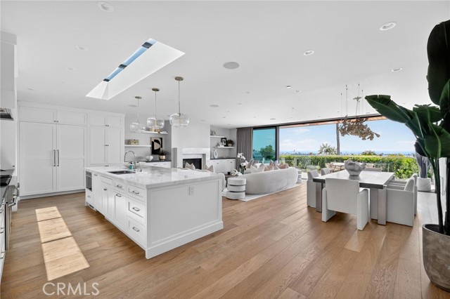 1501 Serenade, Corona del Mar CA: https://media.crmls.org/medias/5333bac6-d480-44b2-8db5-a07b8d4fe30f.jpg