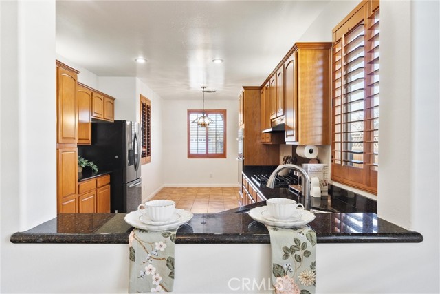 Detail Gallery Image 7 of 33 For 420 Hollyhill, Bakersfield,  CA 93312 - 3 Beds | 2 Baths