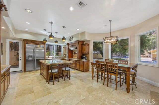 Detail Gallery Image 23 of 62 For 21120 Placerita Canyon Rd, Newhall,  CA 91321 - 5 Beds | 6 Baths