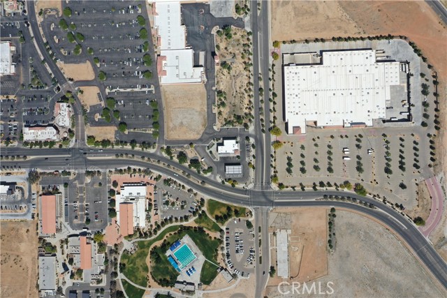 15001 Bass Hill Rd, Apple Valley CA: https://media.crmls.org/medias/533574cf-6b12-4471-b9ec-81c807357593.jpg