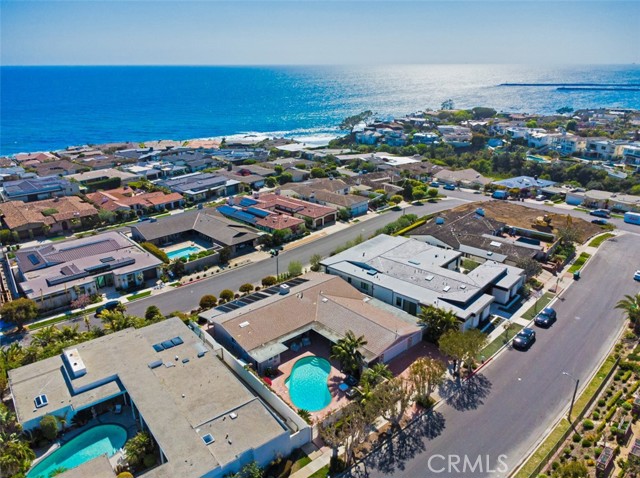 4521 Orrington Road, Corona del Mar CA: https://media.crmls.org/medias/5335c214-cc09-4ace-a1a4-47413b4bc359.jpg