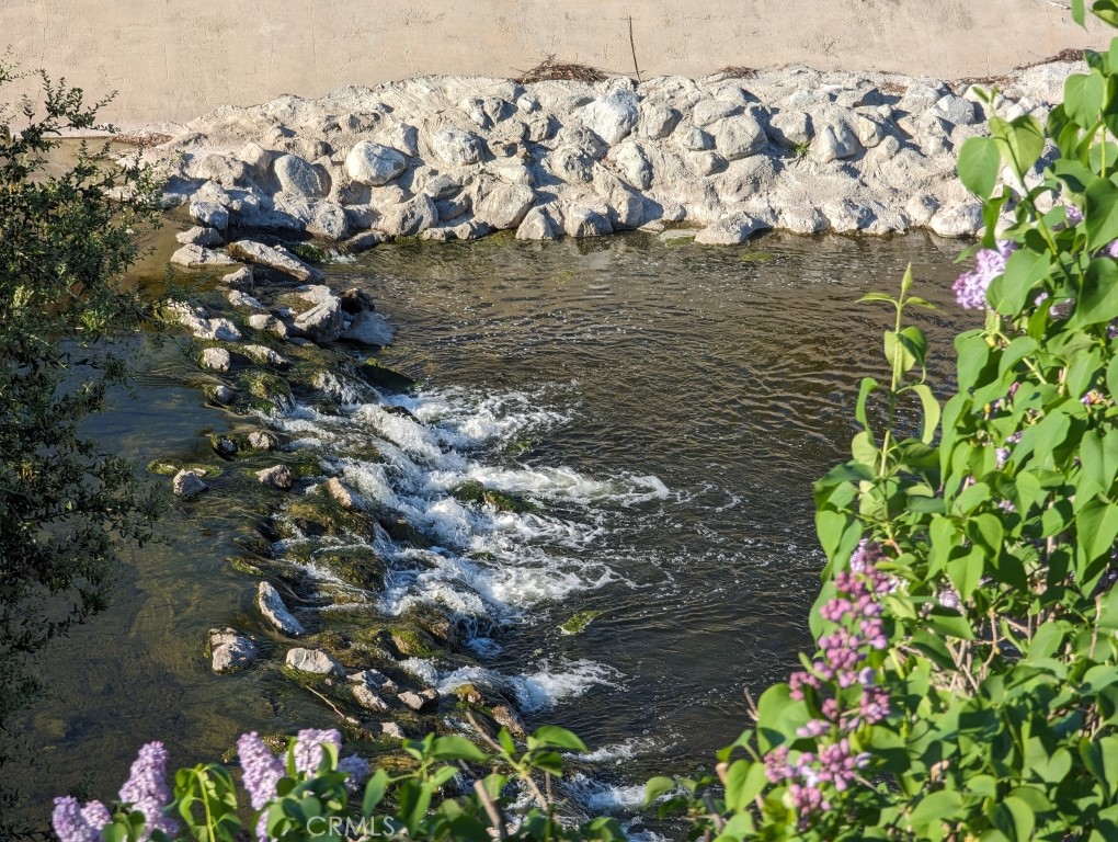 https://media.crmls.org/medias/53364946-f6ab-4474-b2db-a0214ecf66b8.jpg?preset=X-Large