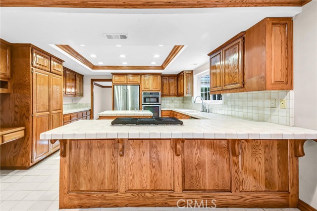 Detail Gallery Image 5 of 30 For 34 Hidden Valley Rd, Monrovia,  CA 91016 - 5 Beds | 4/1 Baths