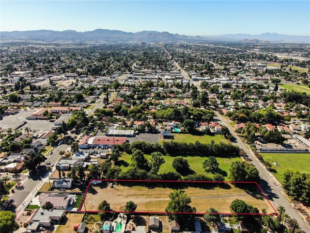 Detail Gallery Image 4 of 4 For 2711 N D St, San Bernardino,  CA 92405 - – Beds | – Baths