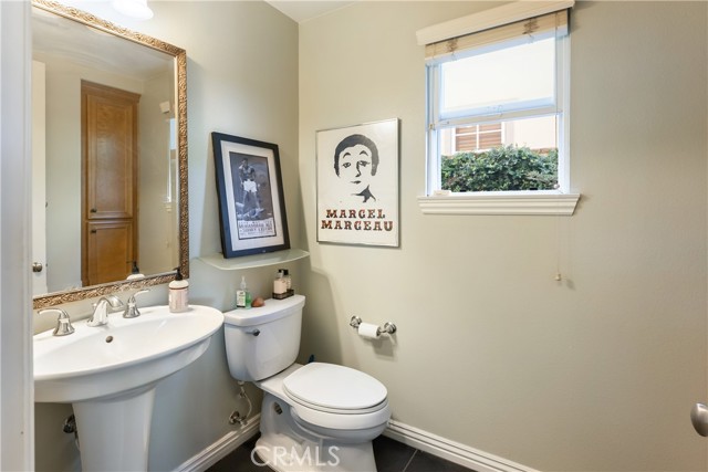 Detail Gallery Image 10 of 58 For 4591 Camino Del Sol, Calabasas,  CA 91302 - 4 Beds | 4 Baths