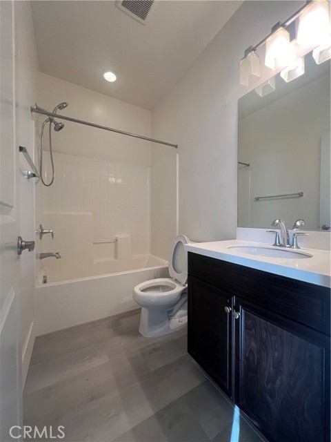 Detail Gallery Image 10 of 14 For 6387 Orion Ct, Corona,  CA 91752 - 3 Beds | 2/2 Baths