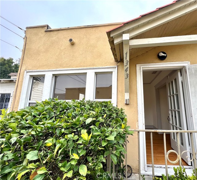 1343 Portia St, Echo Park CA: https://media.crmls.org/medias/53380400-03ad-4872-a95a-5d64ca85358a.jpg