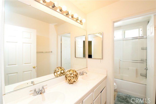 Detail Gallery Image 37 of 48 For 29458 Shannon Ct #89,  Canyon Country,  CA 91387 - 4 Beds | 2/1 Baths