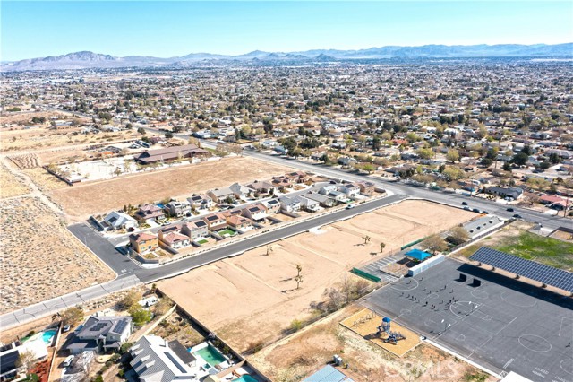 Detail Gallery Image 12 of 13 For 4 Valencia St, Hesperia,  CA 92345 - – Beds | – Baths