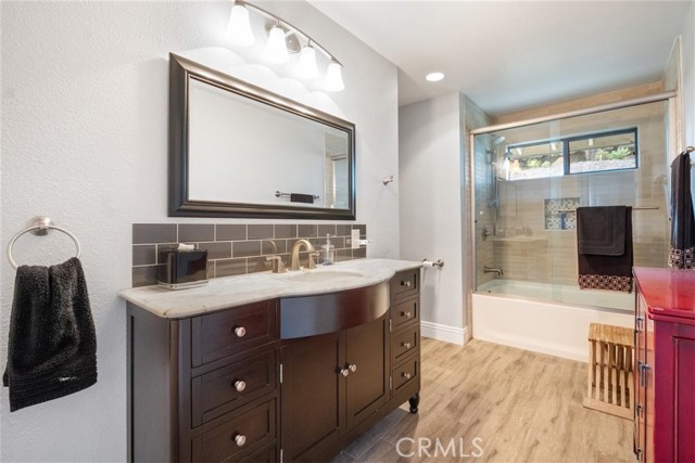 5088 San Jacinto Circle West, Fallbrook CA: https://media.crmls.org/medias/53386da5-4cf2-4da0-bee6-013aaa6b4b96.jpg
