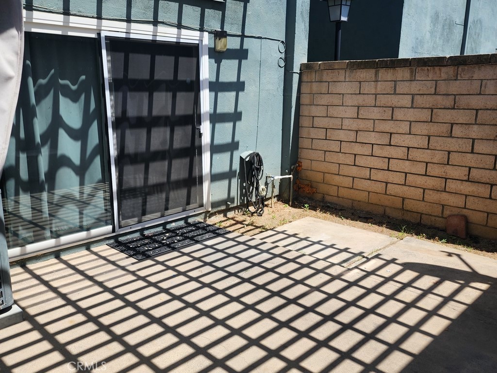 https://media.crmls.org/medias/5338d708-37f9-463d-8f7d-c6536ae110d6.jpg?preset=X-Large