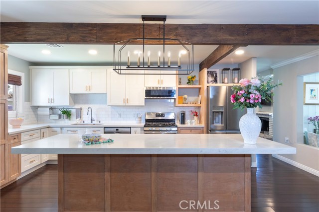 Detail Gallery Image 5 of 61 For 6903 E Driscoll St, Long Beach,  CA 90815 - 3 Beds | 2 Baths