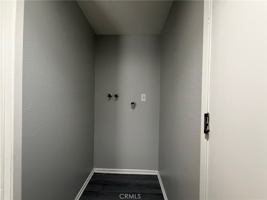 https://media.crmls.org/medias/533a6686-3769-4ca7-8441-6fc7ee4efd15.jpg?preset=X-Large