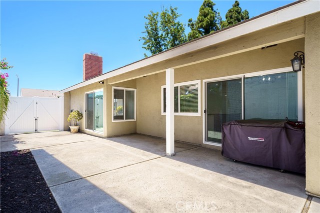 3701 S Ross Street, Santa Ana CA: https://media.crmls.org/medias/533c7690-1889-4478-a796-658f846e9314.jpg
