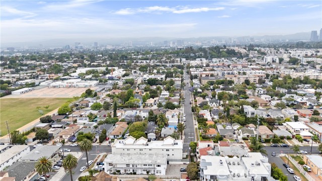 3604 Westwood Boulevard, Los Angeles CA: https://media.crmls.org/medias/533d2d3d-a1b4-466c-83f8-1ca3a0fbd5f8.jpg