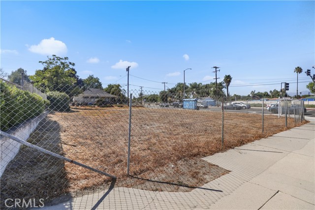796 Philadelphia Street, Pomona CA: https://media.crmls.org/medias/533d3910-82df-4fe9-be80-95bc586ce26a.jpg