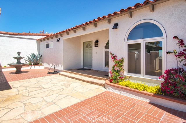 2163 Vista Entrada, Newport Beach CA: https://media.crmls.org/medias/533df253-19dc-4894-a55c-3297fe21326f.jpg