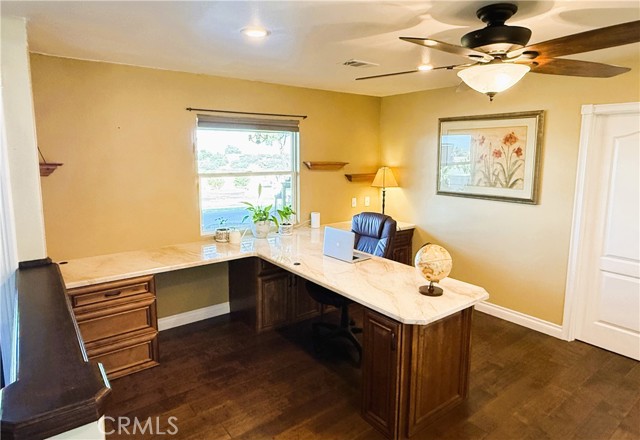 8686 Capelin Road, Phelan CA: https://media.crmls.org/medias/533e194a-965c-4b8c-a1d5-ee9f75f2740e.jpg