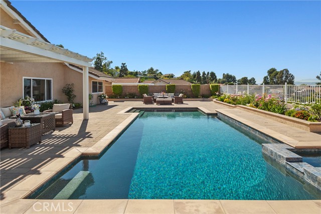 536 S Tumbleweed Road, Anaheim Hills CA: https://media.crmls.org/medias/533e6263-ff0b-4d08-a37c-5d8fe63796ff.jpg