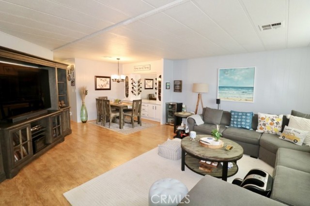 Detail Gallery Image 13 of 36 For 14044 Lake Glen Dr #38,  La Mirada,  CA 90638 - 2 Beds | 2 Baths