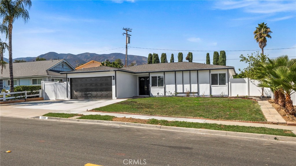 2288 Avenida Del Vista