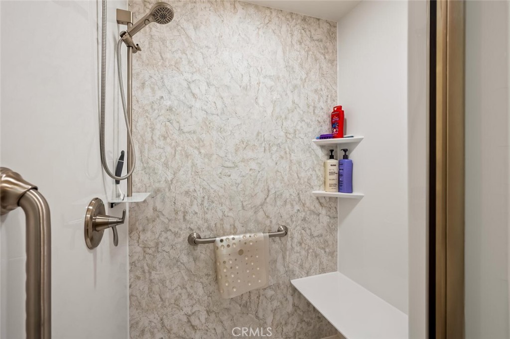 MLS #OC25273141 image #19