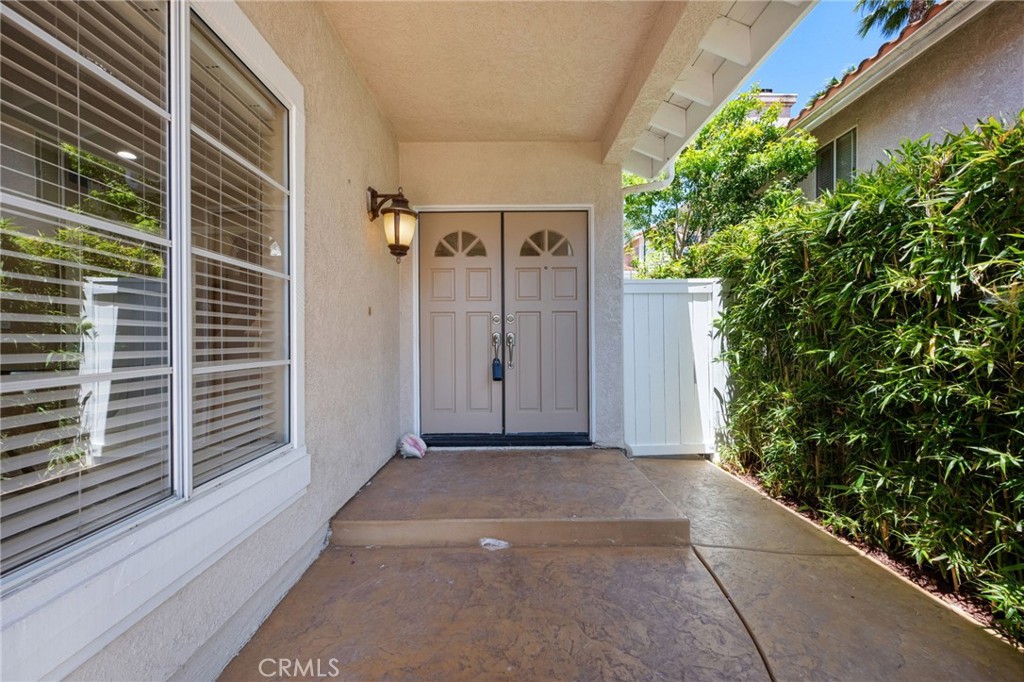 MLS #OC25179992 img 4