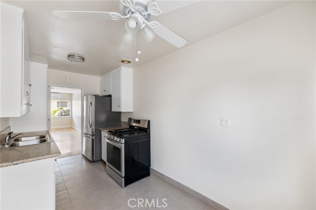 7137 Ramsgate Avenue, Los Angeles CA: https://media.crmls.org/medias/5340268f-b868-4284-9fff-978f9a901210.jpg