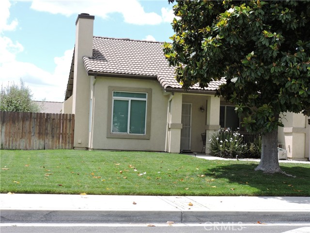 1326 Janes Way, Colton CA: https://media.crmls.org/medias/53403729-1f10-436c-8090-0add78605156.jpg