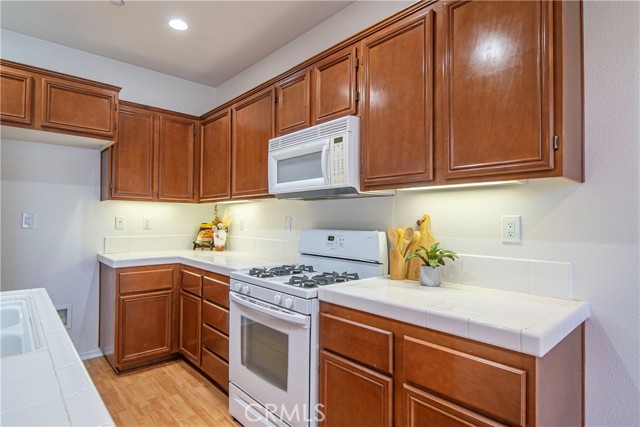 Detail Gallery Image 13 of 43 For 27916 John F Kennedy Dr #C,  Moreno Valley,  CA 92555 - 3 Beds | 2/1 Baths