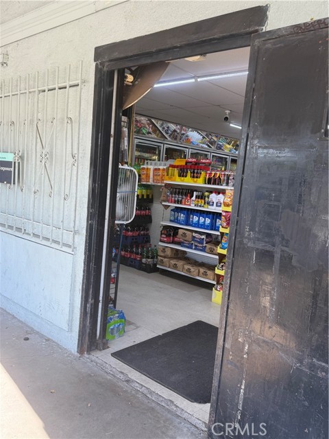 24698 4th, San Bernardino CA: https://media.crmls.org/medias/5341cd0a-3e49-4104-a096-74116bd6271b.jpg