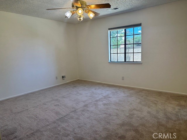 19080 Elm Drive, Apple Valley CA: https://media.crmls.org/medias/5342a969-1075-43d7-9752-a015d39eebb9.jpg