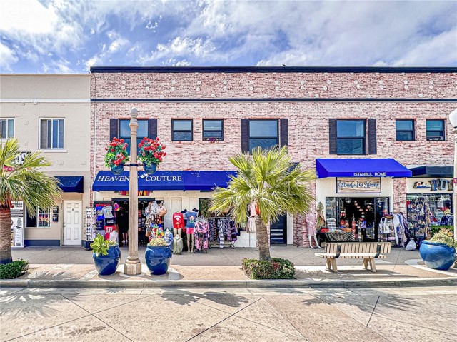 Heavenly Couture store space