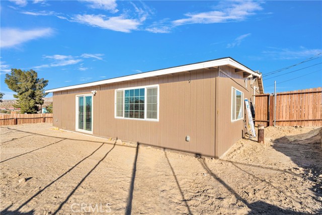 Detail Gallery Image 11 of 16 For 17614 Spencer Rd, Victorville,  CA 92394 - 3 Beds | 2 Baths